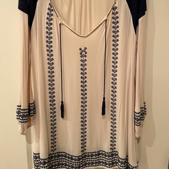 Umgee sleeve top with navy accents - Picture 4 of 4